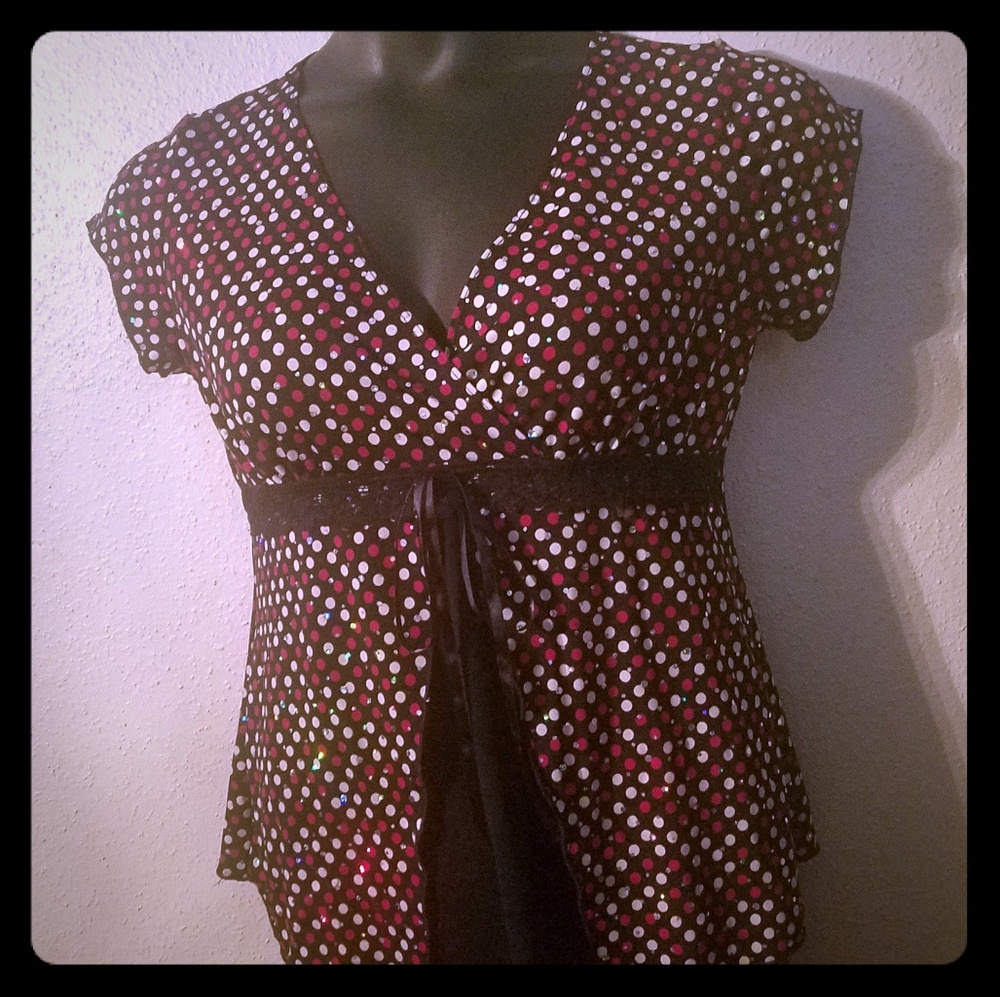 Women's dressy top. Size: M